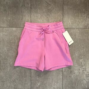 Lululemon Scuba High-Rise Short 5" Dahlia Mauve Size 6 New With Tag